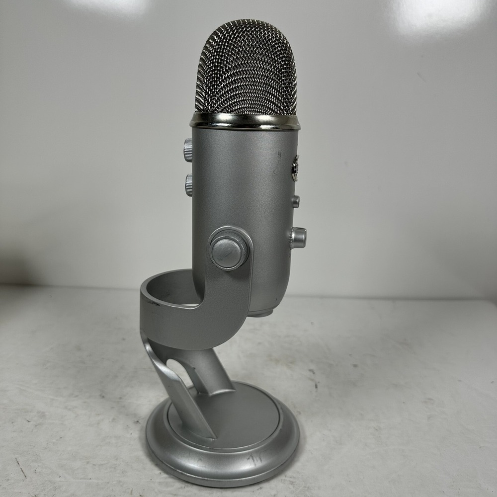 Blue Yeti Professional Multi-Pattern USB Condenser Microphone Silver - Picture 3 of 6